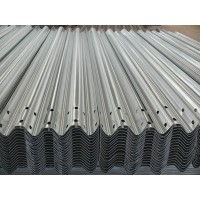 供應山西臨汾波形護欄板廠家